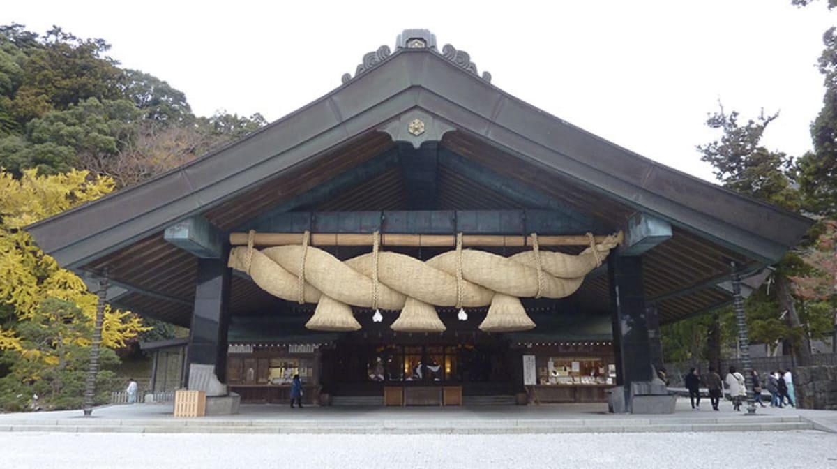 Izumo Taisha grand shrine kaguraden  150 minutes by car